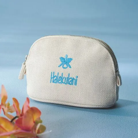 【新品】Halekulani 刺繍入り青ポーチ ショップ袋付き Hawaii ハワイ ハレクラニフェア 2026 | 季節のおすすめ情報 | ホテルショップ